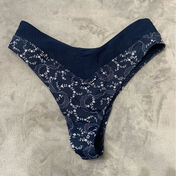 New! Frankie’s Bikinis Bellamy Ribbed Bikini Bottom 10720 - Picture 10 of 13